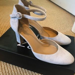 Gray Naturalizer Pumps